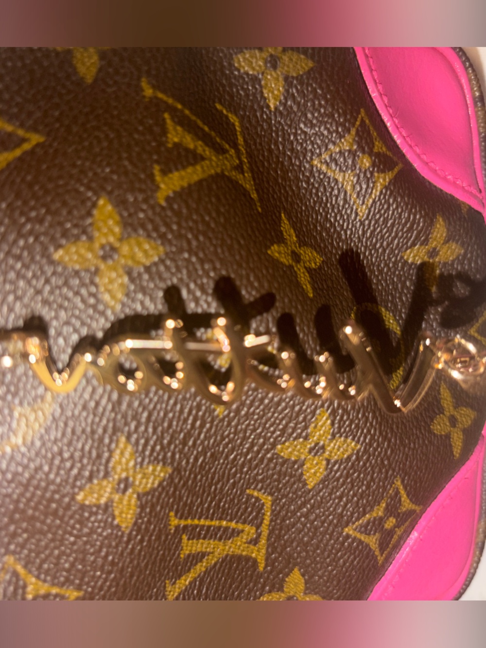 ✨ 🆕 Script Bag Chain Clip ✨ - Picture 9 of 10